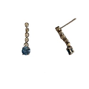 Pendientes de circonitas y London Blue en oro de 18K