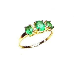Sortija con diamantes y esmeraldas en oro amarillo de 18K - Imagen 3